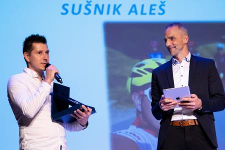Na mladih šport stoji. Naj športnika Kamnika za leto 2022 Lovro Planko in Tjaša Vrtačič ter ekipa odbojkaric Calcit volleya (34)
